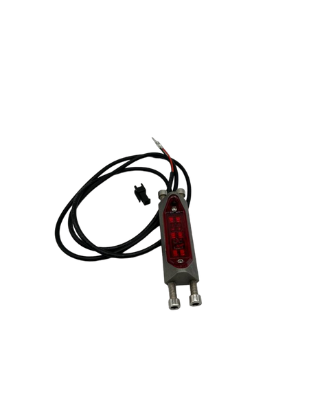 HERO X | FEU ARRRIERE - SteedyTrott.com