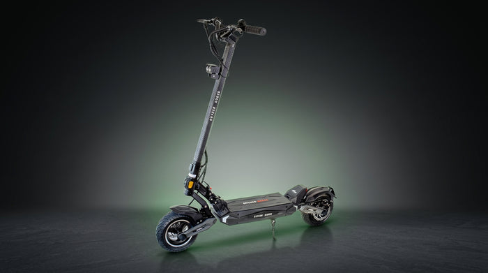 Trottinette électrique Odyssr Rodéo Mono 52V 18Ah noire de profil - SteedyTrott.com